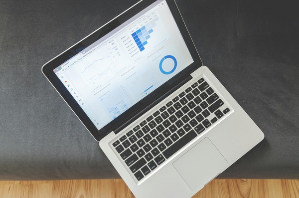 Support agent ready to answer questions about a cryptocurrency exchange